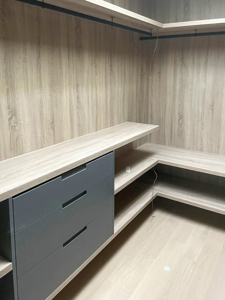 Closet -MDF painting vs wood tone